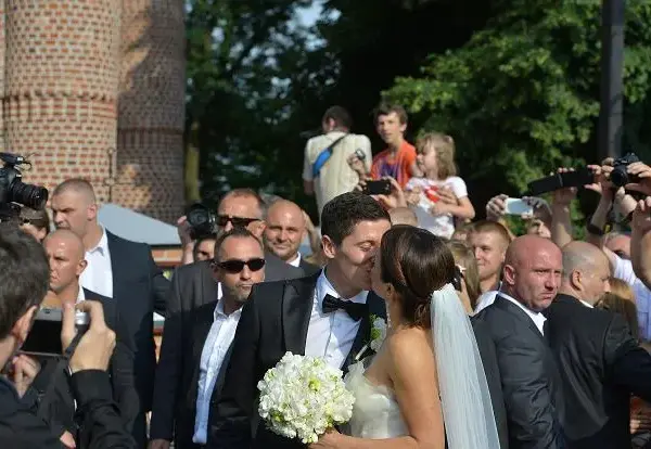 Gdzie brał ślub Robert Lewandowski? Oto zaskakujące szczegóły ceremonii