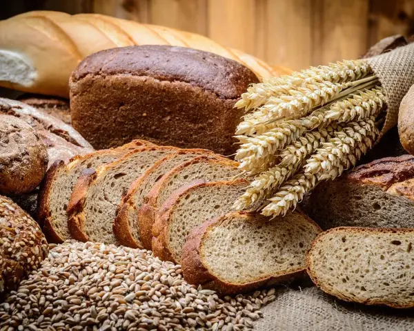 Ile kcal ma chleb razowy? Prawda o kaloriach i wartościach!