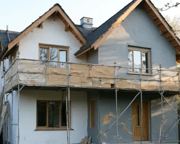 Kiedy elewacja po tynkach? Kluczowe informacje o terminach i warunkach