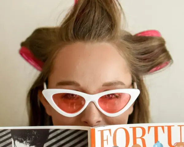 Haare mit Locken: Die besten Methoden für traumhafte Locken ohne Hitze
