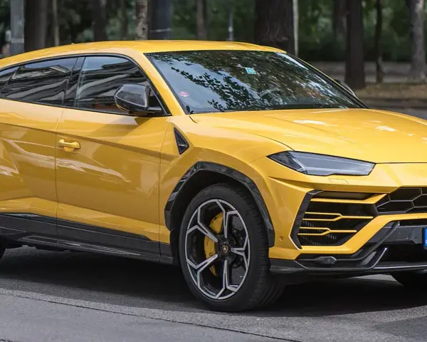 Ile koni ma Lamborghini Urus? Zaskakujące mocne wersje i ich różnice