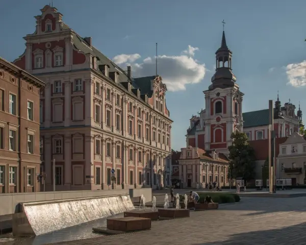 Poznań: Co zwiedzić? Od Koziołków po Rogala Twój plan podróży!