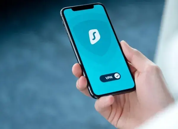 Do czego służy VPN w telefonie? Ochrona prywatności i bezpieczeństwo