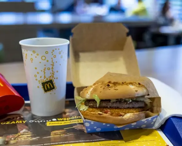 Od kiedy burger drwala znów w McDonald's? Sprawdź daty powrotu!