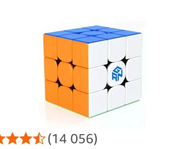 En rubiks speed cube med blå, orange och vita sidor. Logotypen GAN syns på en vit sida.