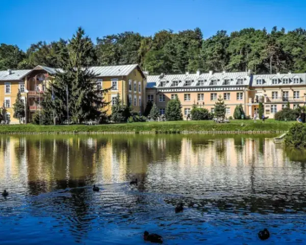 Nałęczów: Odkryj najpiękniejsze atrakcje uzdrowiska i okolic