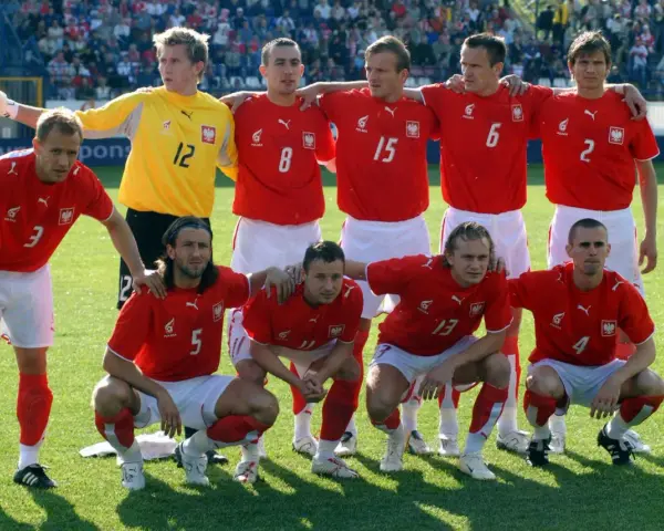 Piłkarze reprezentacji Polski, jak na polskiej wyspie owczej, gotowi do gry.
