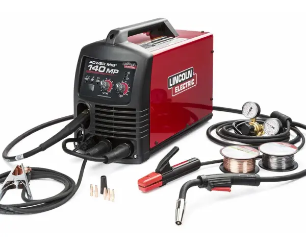 Spawarka Lincoln Electric Power MIG 140 MP to świetny wybór, jeśli zastanawiasz się, jaka spawarka do domu będzie najlepsza. Zestaw zawiera wszystko, co potrzebne do rozpoczęcia pracy.