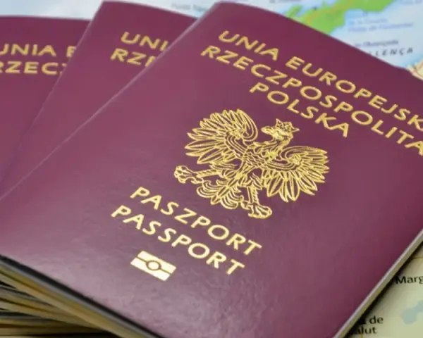 Czy paszport trzeba odebrać osobiście? Poznaj wyjątki i zasady