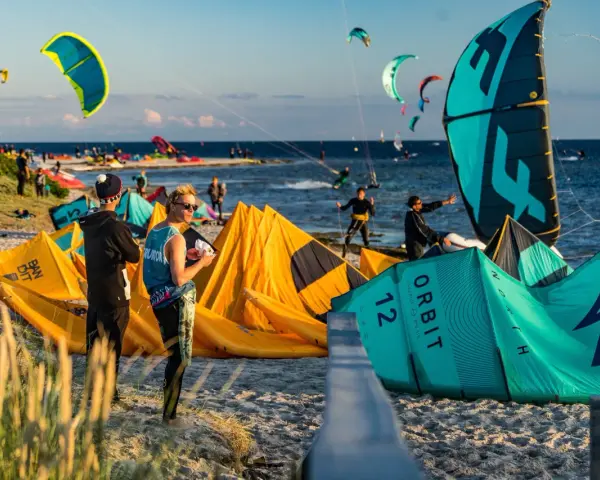 Kitesurfing: Ile kosztuje sprzęt? Nowy czy używany? Start od 3000 zł