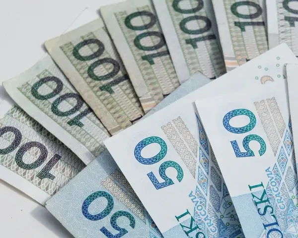 Darowizna mieszkania u notariusza: Koszty, podatki i jak oszczędzić