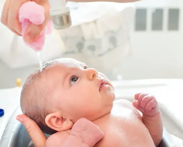 Jaka temperatura wody dla niemowlaka, aby zapewnić mu komfort?