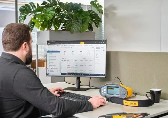 Jak sprawdzić model monitora i uniknąć problemów z identyfikacją
