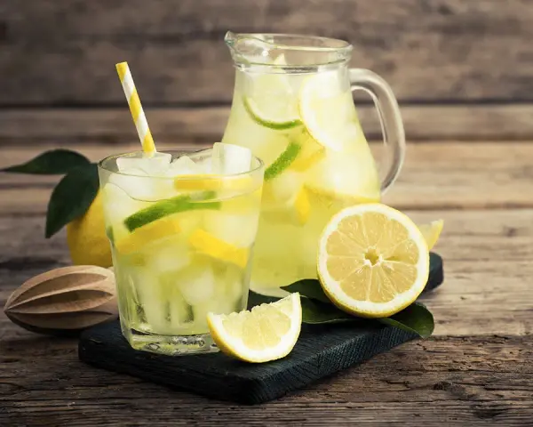 Lemoniada jak z restauracji – przepis na idealny smak w domu