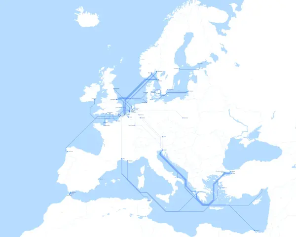 Mapa Europy z zaznaczonymi trasami morskimi i lądowymi, łączącymi porty od Portugalii po Turcję i Morze Czarne. Widać tu dfds, czyli połączenia między Wielką Brytanią, Skandynawią i Europą kontynentalną.
