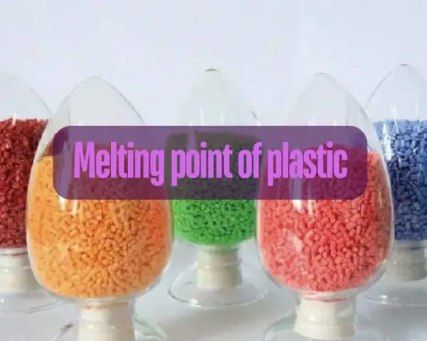 Kolorowe granulaty plastiku w szklanych naczyniach. Tekst: "Melting point of plastic". Dowiedz się, w jakiej temperaturze topi się plastik.