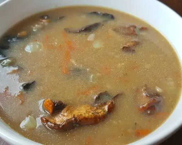 Zupa grzybowa z suszonych grzybów: Perfekcyjny przepis krok po kroku