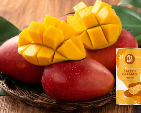 Soczyste mango i puszka napoju "Salted Caramel" z hasłem "african mango opinie".