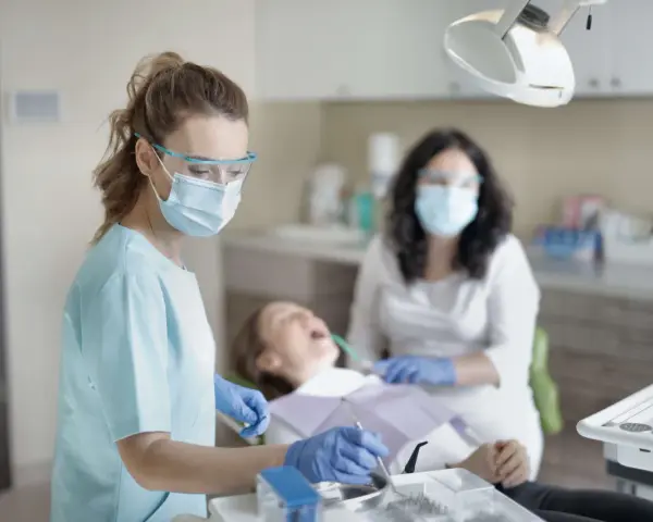 Dentysta: Co zdradza Twoja jama ustna? Pełny przegląd zdrowia!