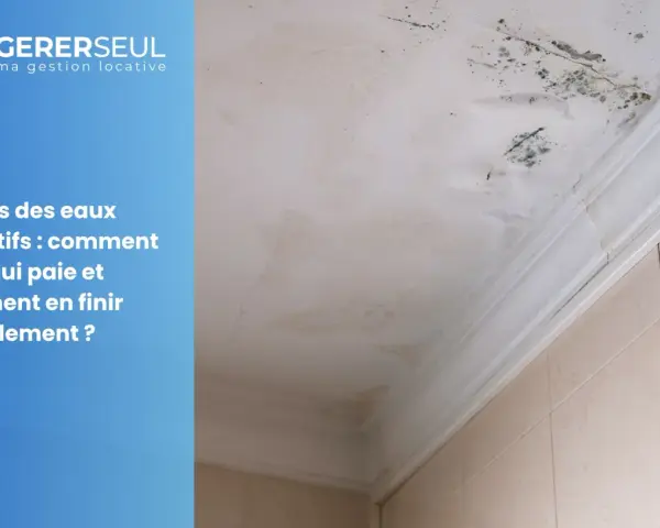 Plafond taché et moisi, signe de dégât des eaux. Le coût au m2 pour réparer ces dommages est une préoccupation majeure.