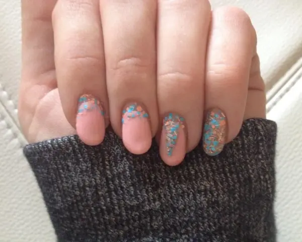 Odrosty na paznokciach? 15-minutowy ratunek i trwały manicure!