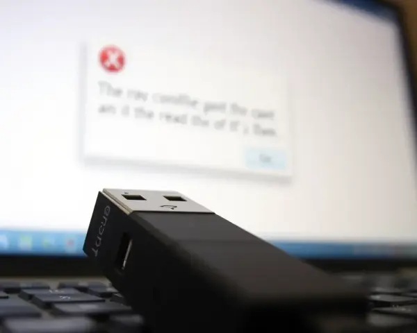 Jak znaleźć pendrive na komputerze, gdy nie jest widoczny? Sprawdź to!