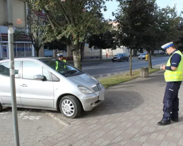 Jaki mandat za jazdę po chodniku? Sprawdź kary i konsekwencje