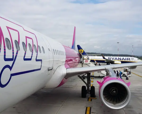 Wizz Air: Kiedy na lotnisko? Nie przegap lotu! Kluczowe terminy.