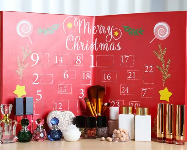 Finde den perfekten Beauty Adventskalender: Luxus, Drogerie & DIY