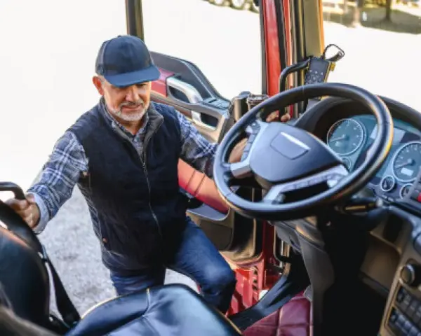 Ile osób może przewozić bus? Odkryj zasady i ograniczenia w Polsce
