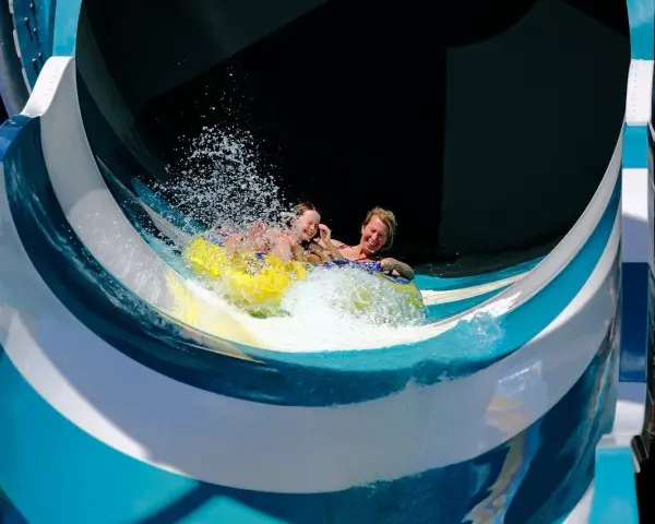 Aquapark Białka czy Bukowina: Który wybór przyniesie więcej radości?