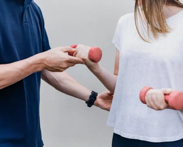 Fizjoterapeuta czy rehabilitant? Nie daj się zmylić! Kluczowe różnice