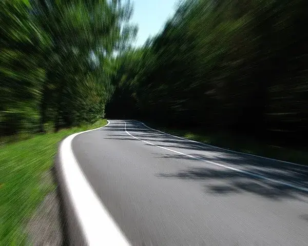 Jak znieść długą podróż autokarem i cieszyć się komfortem w drodze