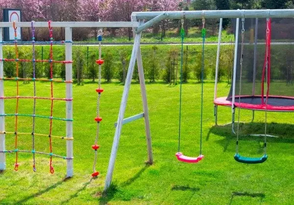 Jak zbudować plac zabaw w ogrodzie - proste kroki i bezpieczne rozwiązania