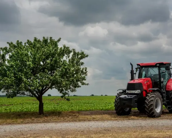 Badanie techniczne ciągnika: Co sprawdzają i jak zdać za pierwszym razem?