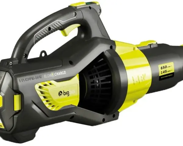 En kraftfull, batteridriven lövblås i svart och limegrönt. Denna bigboi är redo att ta itu med höstlöven.
