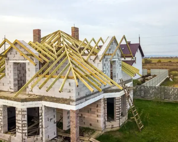Ile drewna C24 potrzeba na dom szkieletowy 70m2? Uniknij błędów w obliczeniach