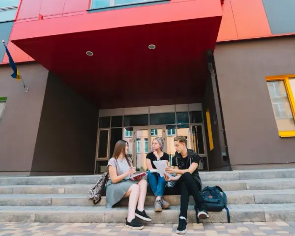 Placówka oświatowa: co to jest? Rodzaje, definicja, prawo