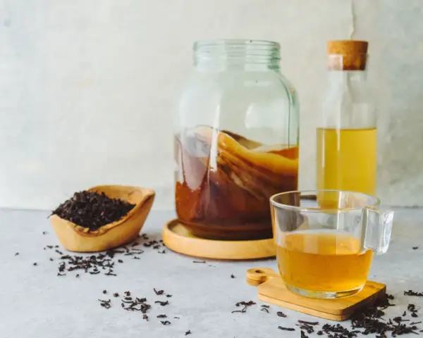Kombucha: Co to jest? Poznaj sekret fermentowanego napoju