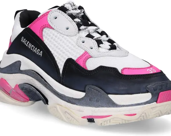 Stylowe balenciaga triple s damskie w kolorze białym, czarnym i różowym.