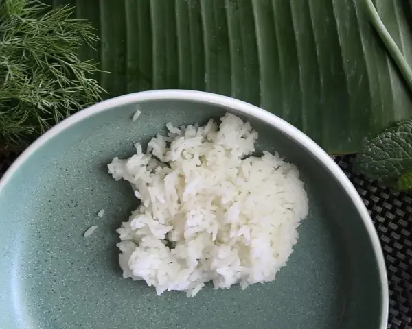 Ile ryżu do zupy pomidorowej, by uniknąć rozgotowania i poprawić smak