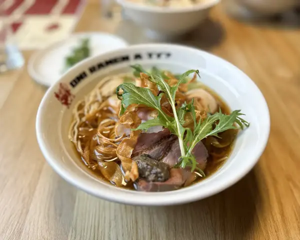 Ramen w Polsce: Ile zapłacisz w lokalu, a ile w domu?
