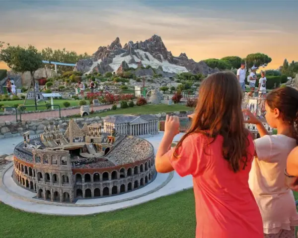 Italia in Miniatura: Attrazioni, Orari e Consigli per la Tua Visita