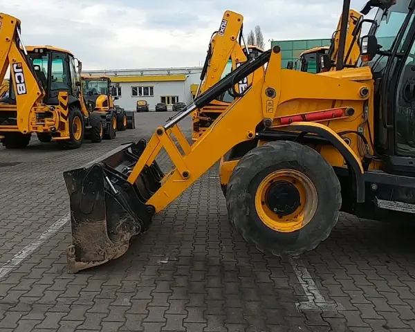 Ile pali koparko ładowarka JCB 3CX? Sprawdź, jak zaoszczędzić na paliwie