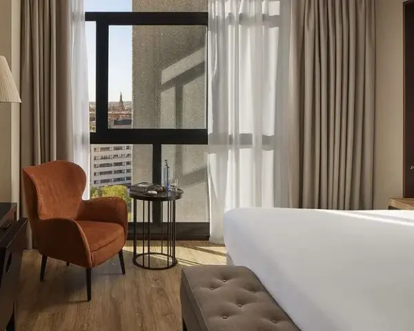Hotel NH Central Convenciones Sevilla: Comodidad y Ubicación Ideal
