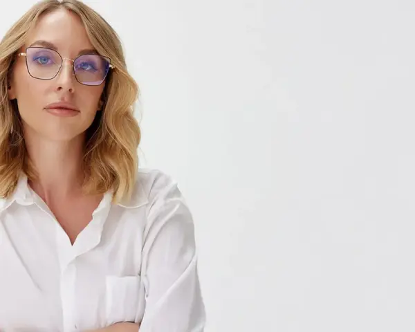 Zmęczenie oczu? Okulary z filtrem światła niebieskiego czy działają?