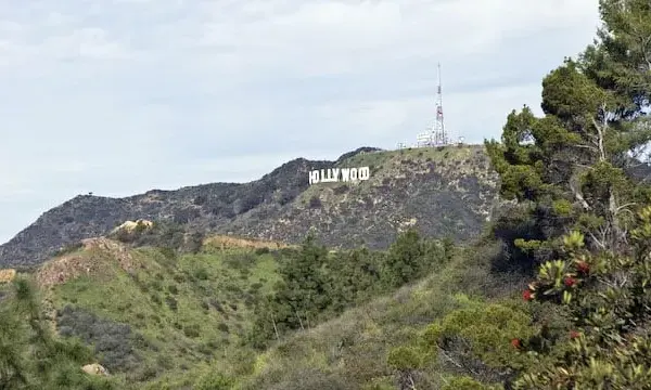 Gdzie jest napis Hollywood? Odkryj najlepsze miejsca na widok