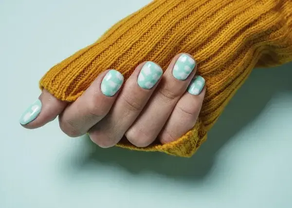 Wodny manicure jak zrobić: uniknij błędów i stwórz piękne wzory