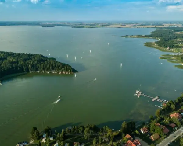 Mazury: Atrakcje, które musisz zobaczyć. Przewodnik po Krainie Jezior.