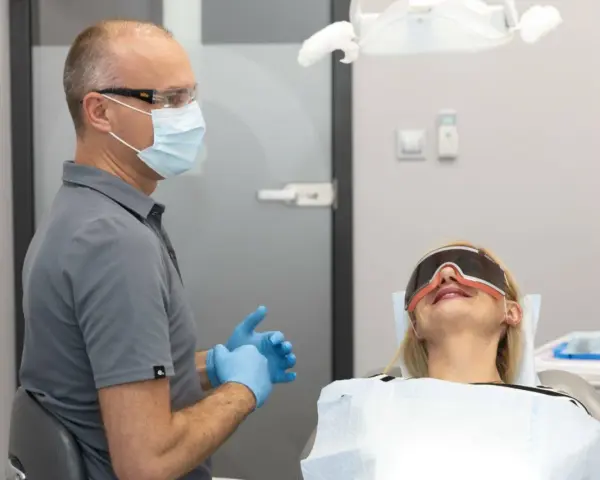 Jak nie bać się dentysty? Bezbolesne leczenie i spokój w gabinecie.